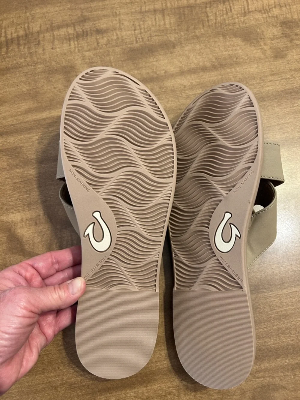 OluKai Lai Slide Sandals Tan Beige Tortoiseshell Buckle Comfort Flat S